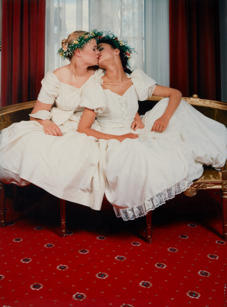 Elina Ketola, sarjasta Morsiamet - Valokuvia valkeista unelmista, 1996–1998 / Suomen valokuvataiteen museon kokoelma.